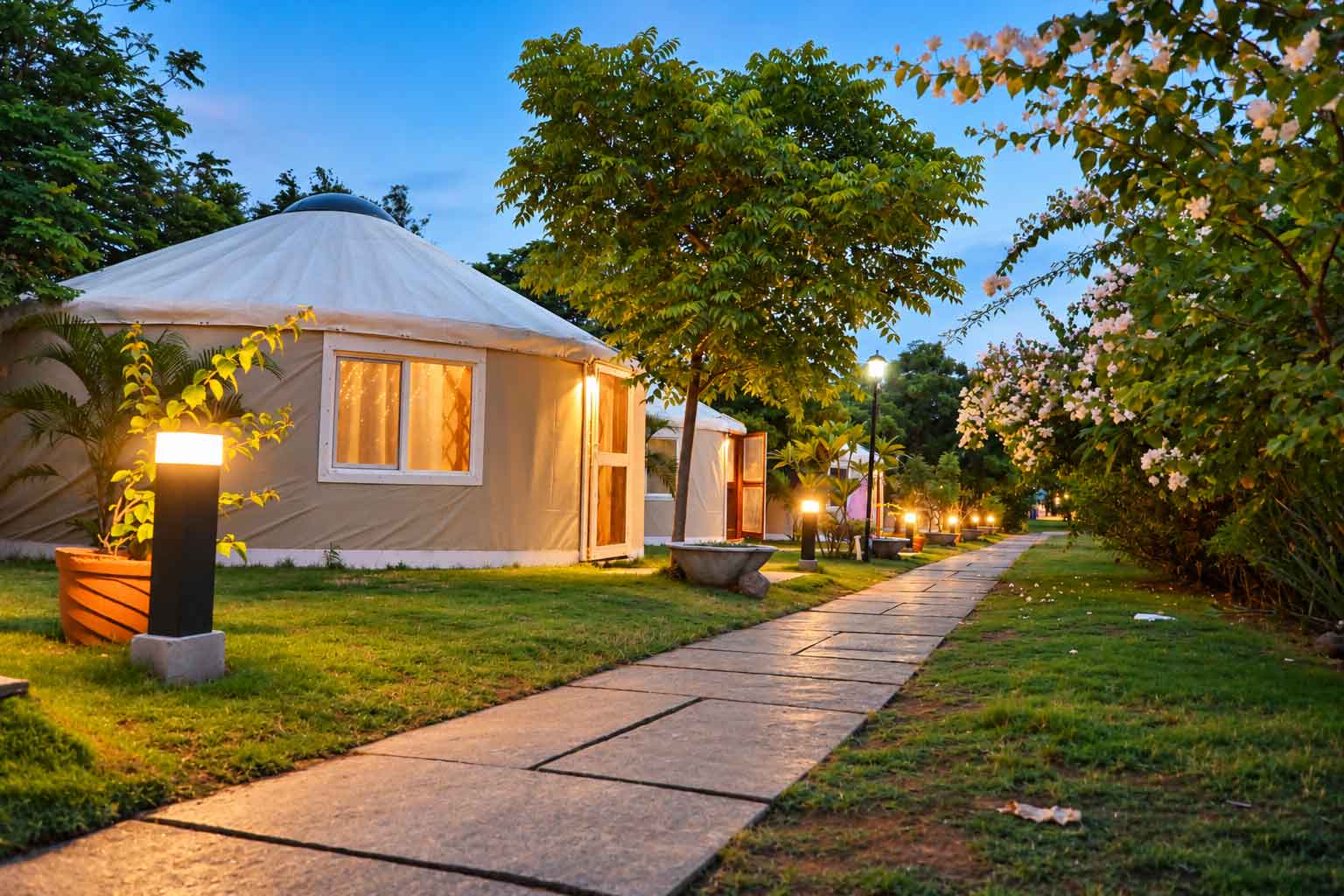 Luxury A/c Yurt Double bed & One single